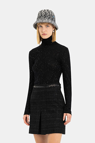 BLACK ABOVE THE KNEE SKIRT 3