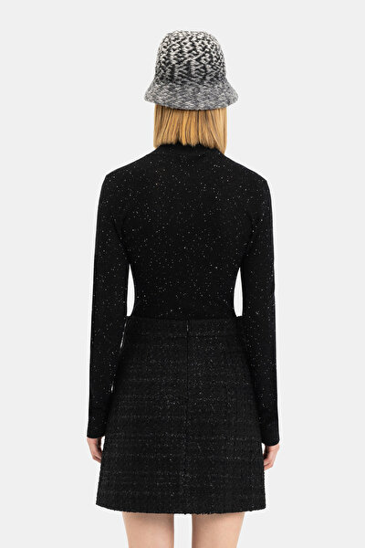 BLACK ABOVE THE KNEE SKIRT 4
