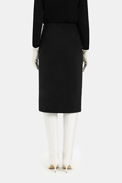 BLACK BELOW THE KNEE SKIRT 4