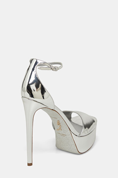 SILVER SHOES 3