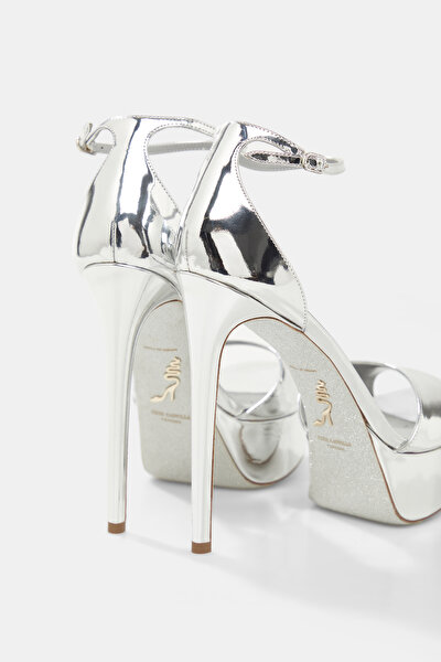 SILVER SHOES 4
