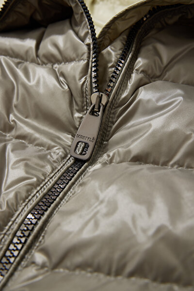 CREAM COAT 4