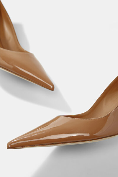 CARAMEL PATENT LEATHER SHOE 8