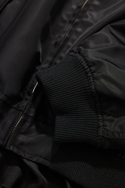 BLACK COAT 4