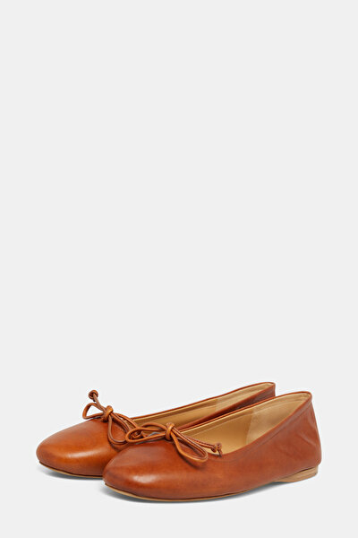 TAN FLAT SHOES 3
