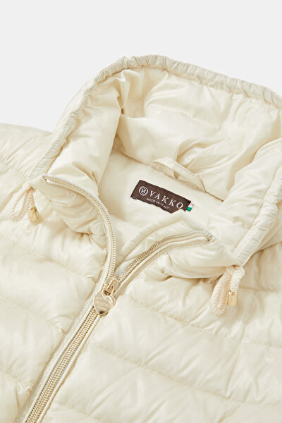 BEIGE COAT 10