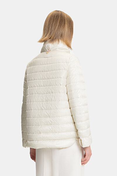BEIGE COAT 5