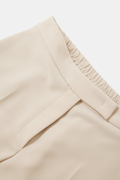 BEIGE TROUSERS 3