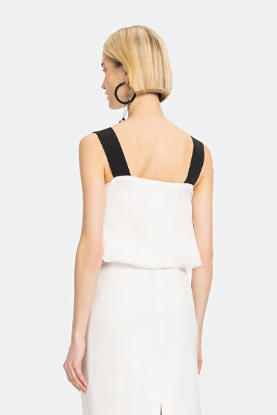 BLACK SLEEVELESS BLOUSE 3