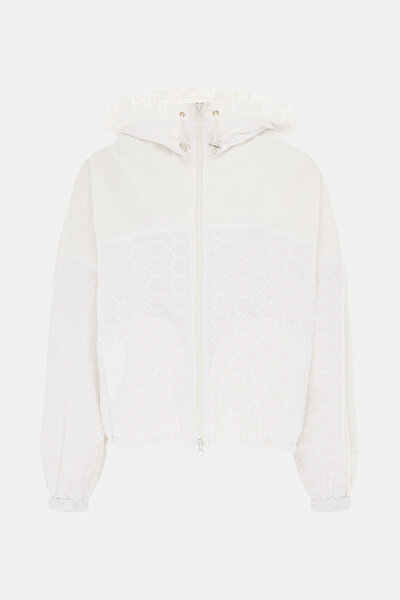 WHITE COAT 8