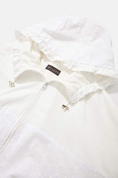 WHITE COAT 10