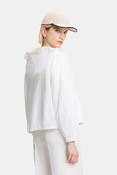 WHITE COAT 5