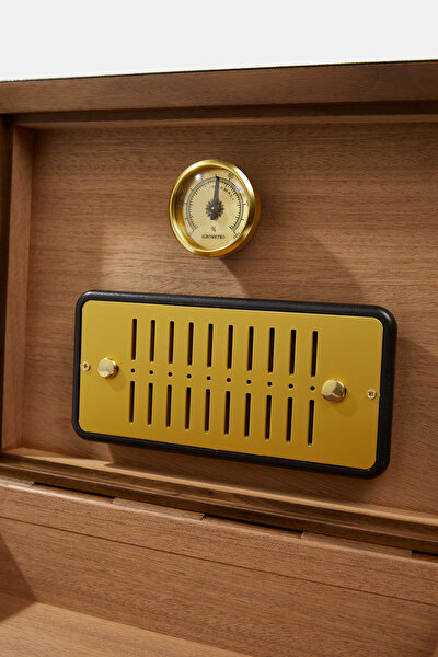 LEATHER CIGAR BOX 3