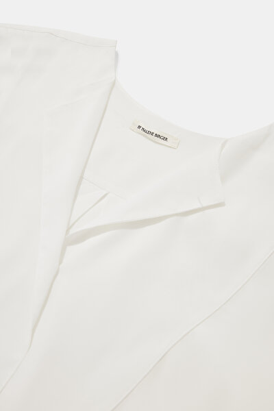 WHİTE BLOUSE 3