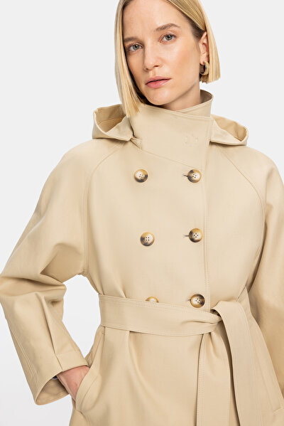 BEIGE COAT 4