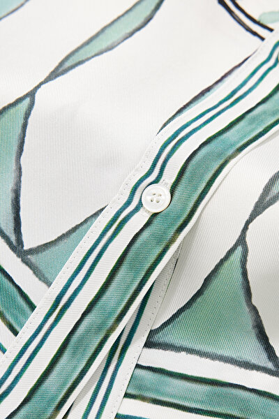 WHITE SLEEVELESS SHIRT 4