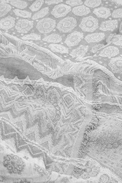 LIGHT GREY DESIGN FILLED SHAWL 4