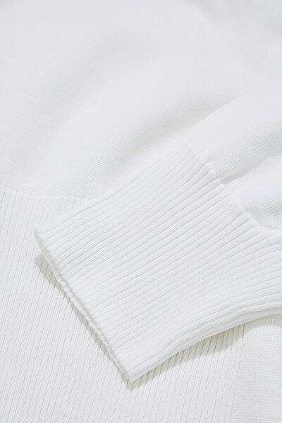 WHITE BASIC / ROUND NECKLINE TRICOT 4