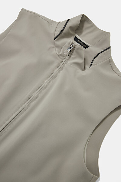 UPRIGHT COLLAR VEST 3