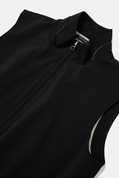 BLACK UPRIGHT COLLAR VEST 3