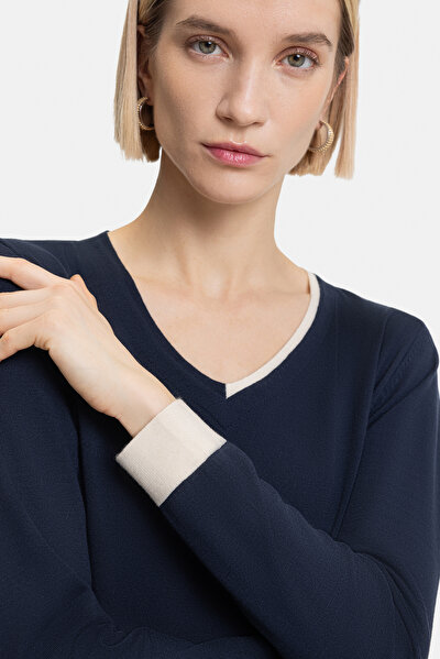 WHITE V NECK TRICOT 4