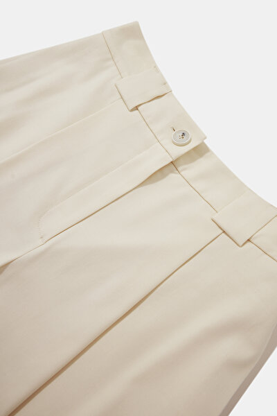 ECRU ABOVE THE KNEE COTTON VISCOSE BERMUDA 3