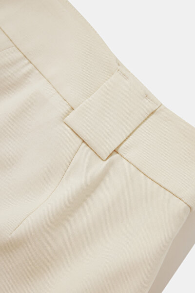 ECRU ABOVE THE KNEE COTTON VISCOSE BERMUDA 4