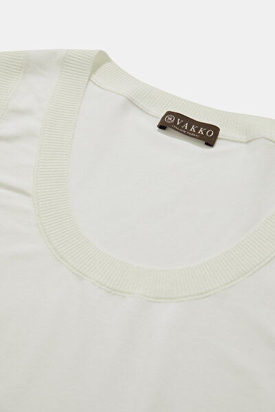 WHITE CLEAVAGE SLEEVELESS TSHIRT 3