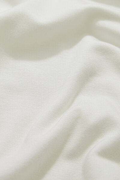 WHITE CLEAVAGE SLEEVELESS TSHIRT 4
