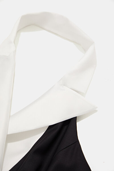 WHITE V NECK SLEEVELESS JUMPSUIT 10
