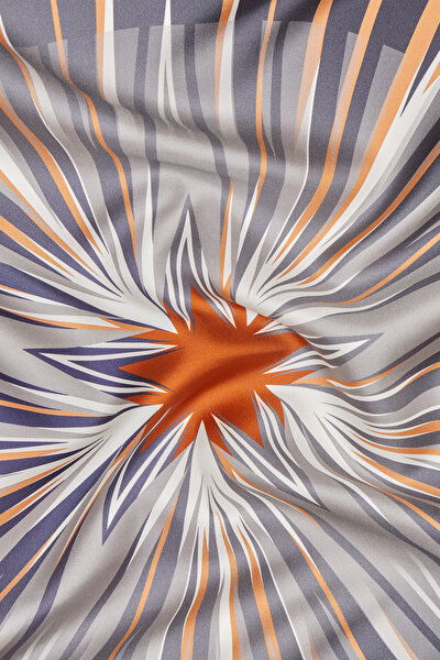 GEOMETRİK DESENLİ TWILL İPEK EŞARP 3