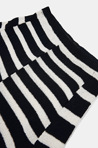 NAVY BLUE STRIPED PATTERNED SKIRT 3