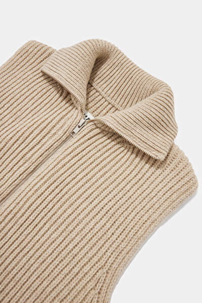 BEIGE VEST 3
