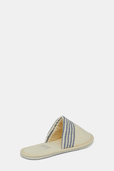 SLIPPERS 3