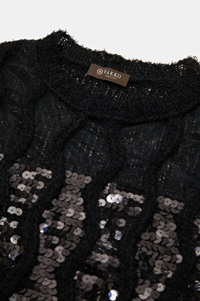 BLACK BASIC / ROUND NECKLINE 10