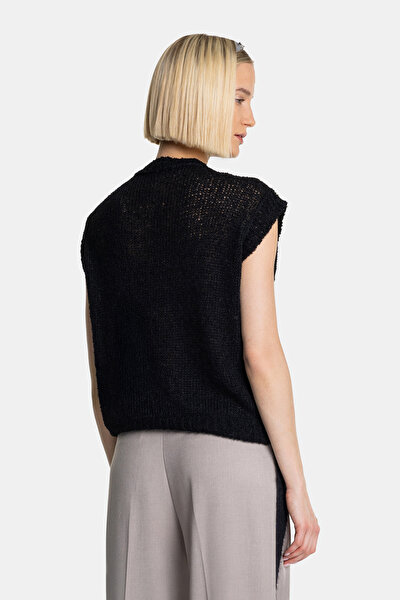 BLACK BASIC / ROUND NECKLINE 3