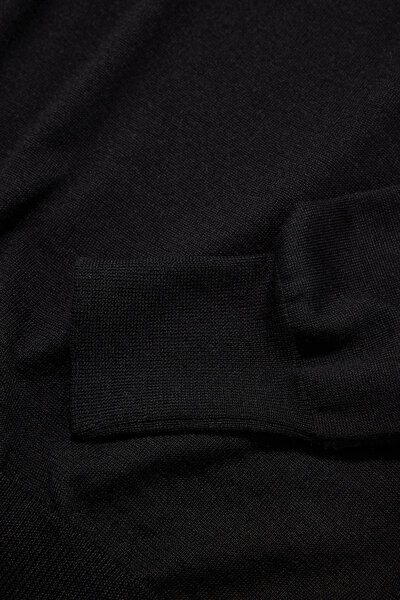 BLACK BASIC / ROUND NECKLINE TRICOT 4
