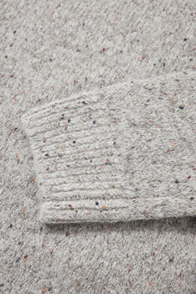 GREY UPRIGHT COLLAR TRICOT 8