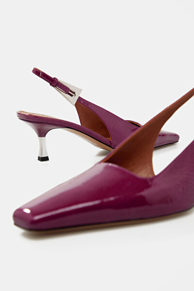 MAROON SHOES 5