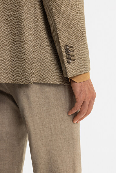 BEIGE JACKET 5