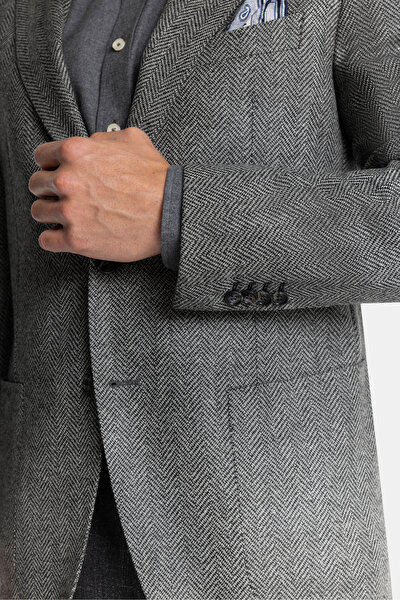 GREY JACKET 4