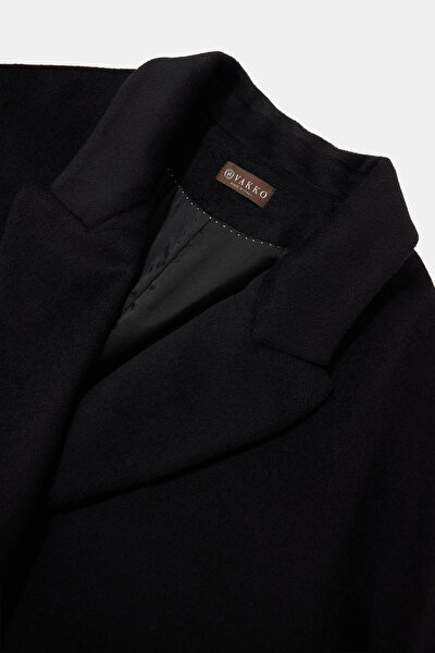 BLACK OVERCOAT 3