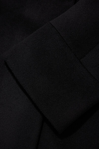 BLACK OVERCOAT 5