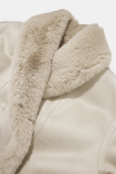 BEIGE REEFER JACKET 3