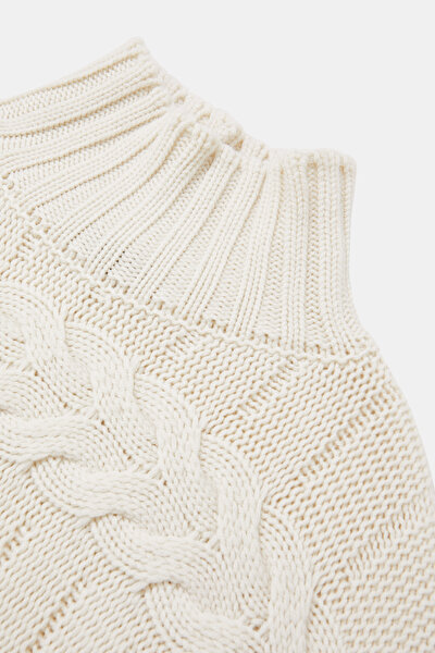 ECRU UPRIGHT COLLAR 3