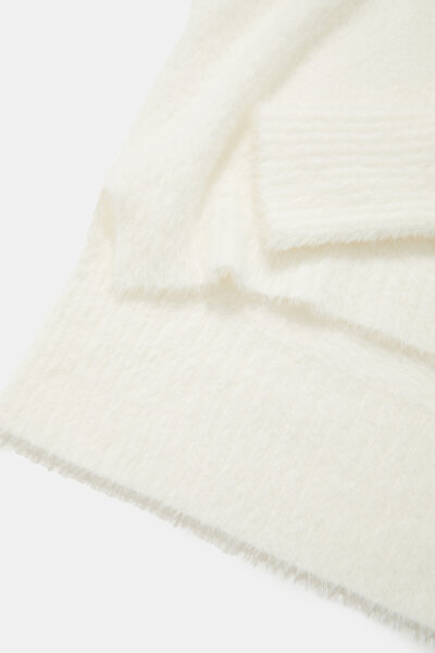 ECRU V NECK 4