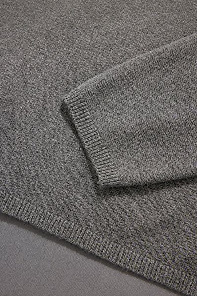 DARK GREY V NECK 4