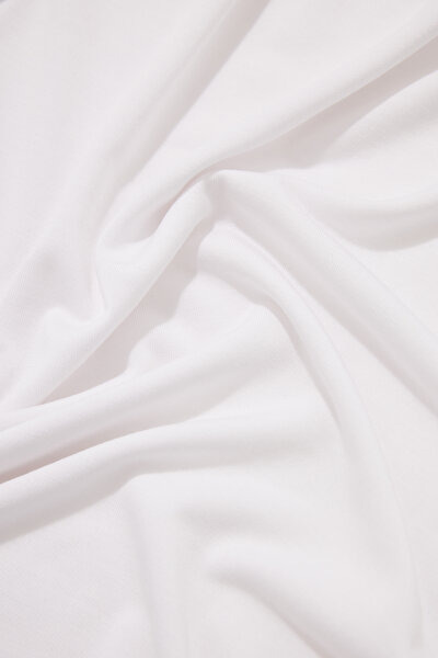 WHITE SHORT SLEEVE TSHIRT 4