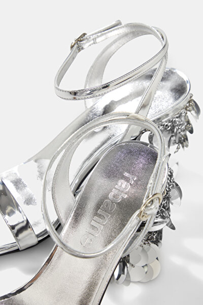 SILVER SHOES 5