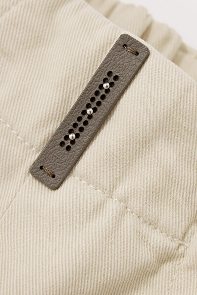 BEIGE TROUSERS 9